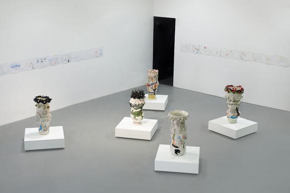 Eugenia Vereli, Ceramic sculptures, glass-coated, Dead can reproduce, 2018