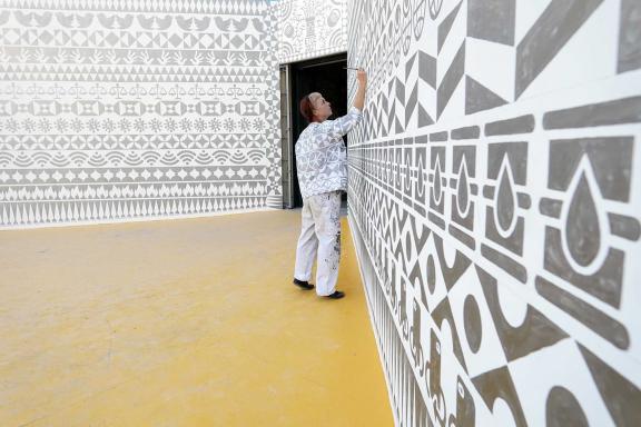 Navine G. Khan-Dossos, Ta Nea Xysta, 2021.