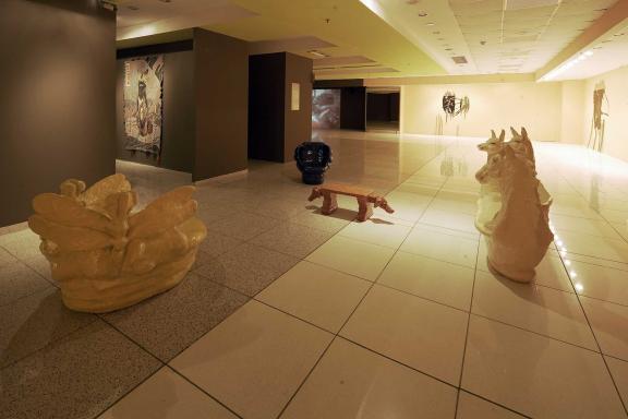 Nuri Koerfer. (left) Der Bote (dragonflys), 2019. (right) Lama Thron, 2020.  (back) Over Spiraling (blue), 2021. (centre) Dogends (light brown), 2019. 