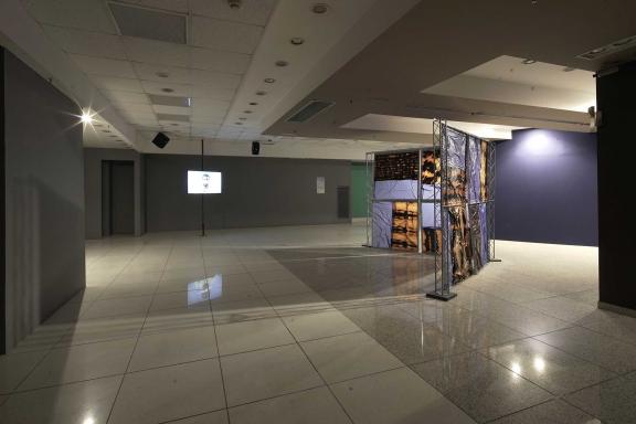 Ndayé Kouagou. (right) A key is a key and this one is the one, 2021. (left) Good people TV – episode 2: Should you be open, 2021. 