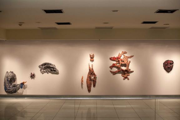 Petros Moris, Nature of Translation (to Theresa), 2019. Πέτρος Μώρης, Nature of Translation (to Theresa), 2019. Άποψη εγκατάστασης 7ης Μπιενάλε της Αθήνας 2021 ECLIPSE, φωτογραφία Αιμίλιος Χαραλάμπους. 