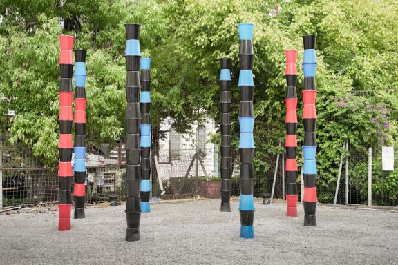 Satch Hoyt, Kush Yard Totem, 2011-2021. Installation view at the 7th Athens Biennale 2021 ECLIPSE, photo: Nysos Vasilopoulos.