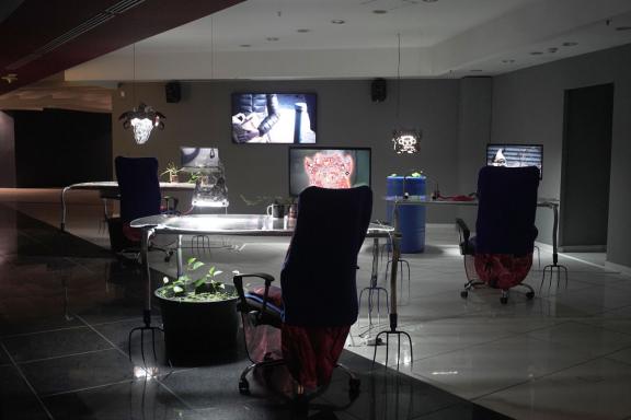 Hypercomf, Polycelium office, 2021. polycelium.net, 2020. Installation view at the 7th Athens Biennale 2021 ECLIPSE, photo: Nysos Vasilopoulos.